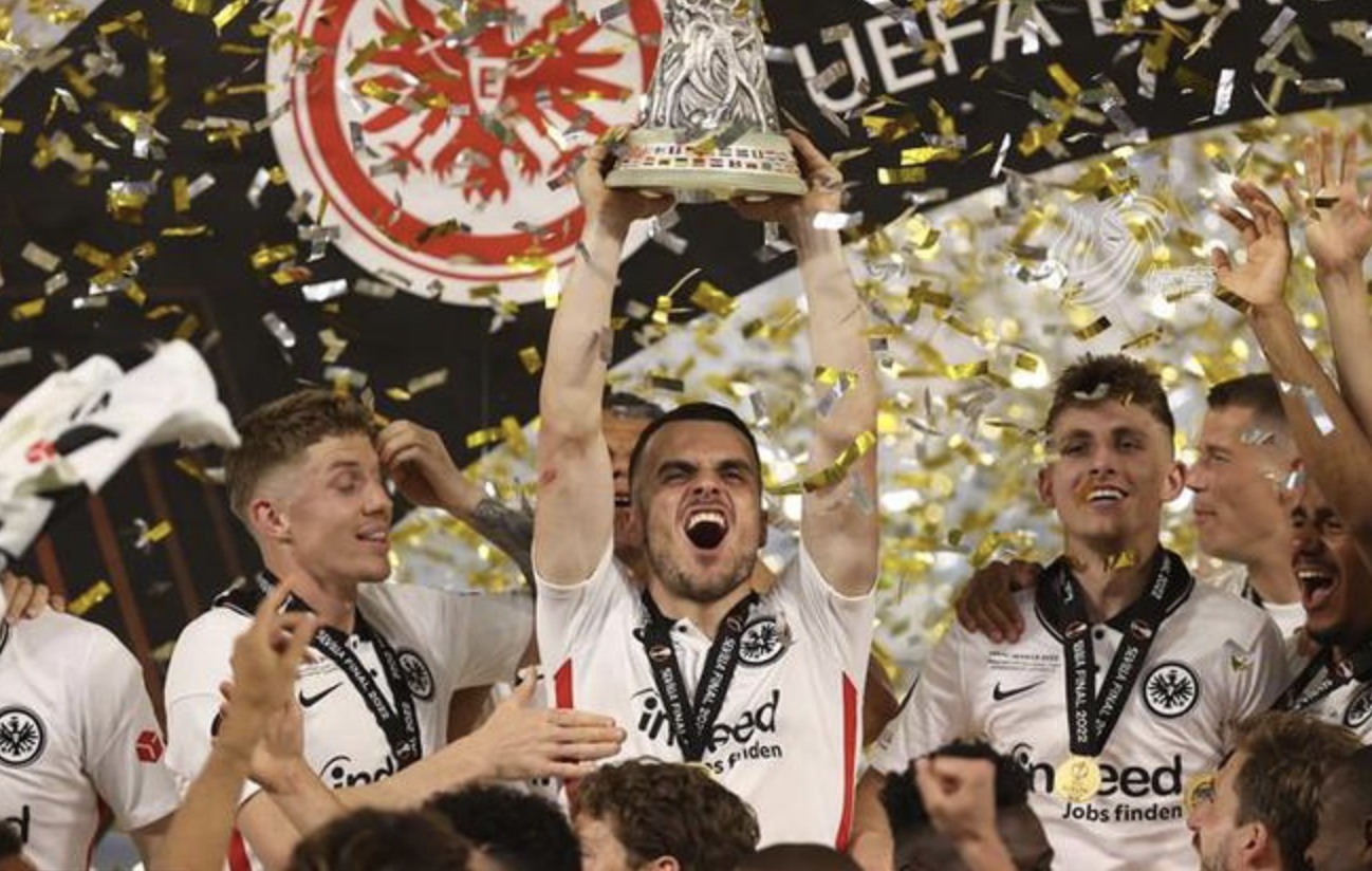 法兰克福：欧冠征途上的悲喜交织